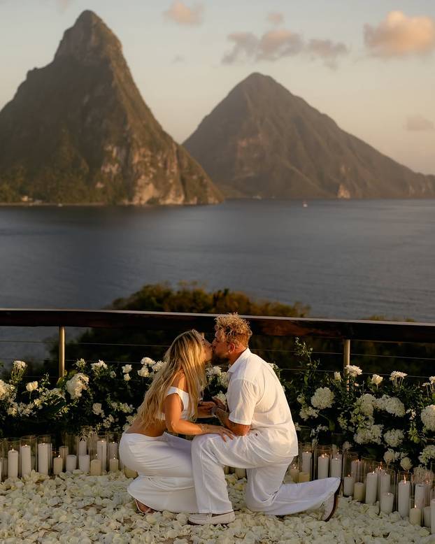 FOTO Smatraju je najzgodnijom klizačicom svijeta, a sad je rekla 'sudbonosno da' Jakeu Paulu