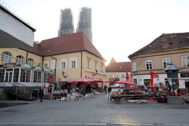 Zagreb: Pet mjeseci nakon zatvaranja obnova tržnice Dolac još nije počela, a ne zna se ni kada će