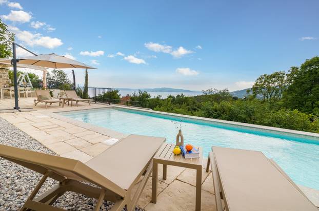 FOTO Kaštelet kod Opatije iz snova: Obnovili smo ga kako bismo očuvali obiteljske tajne