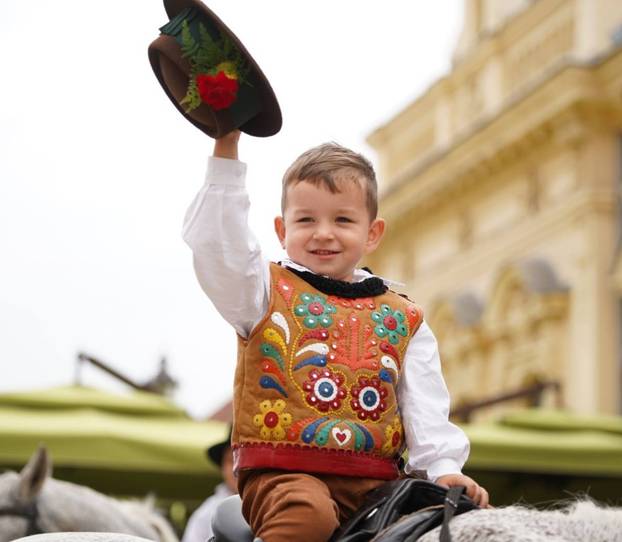 Dječje vinkovačke jeseni: Spoj folklora i slavonskih pjesama