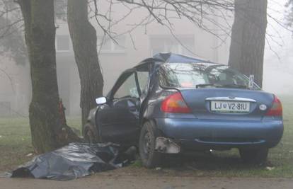 Slovenac se zabio u drvo i nakon pola sata preminuo 