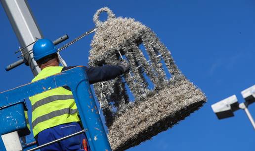 FOTO Zagreb ponovno 'oblači' blagdansko ruho: Evo gdje su već postavljeni božićni ukrasi