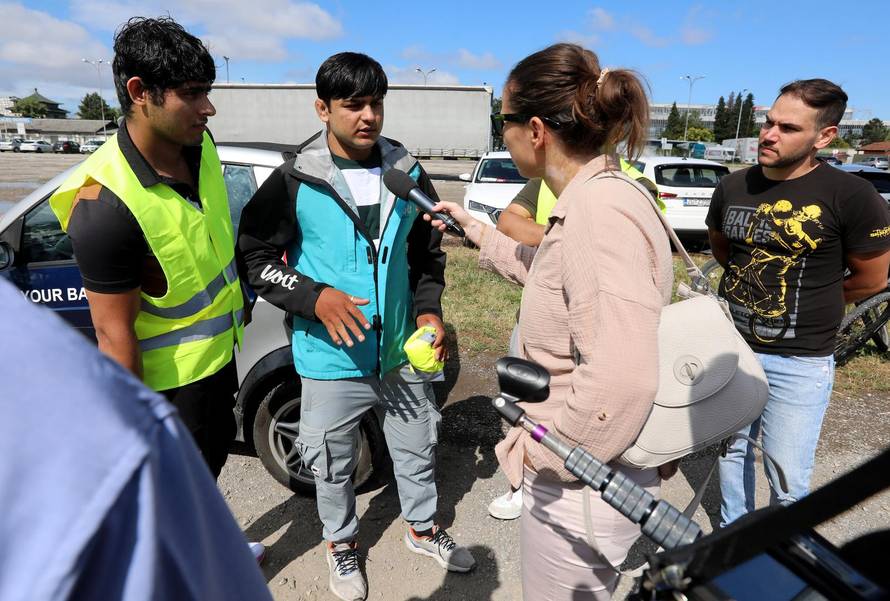 Zagreb: Radnici Wolta koji prosvjeduju okupili su se ispred Velesajma