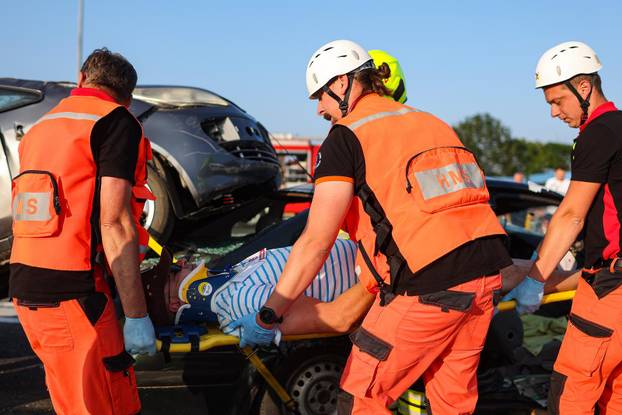 Zagreb: U blizini naplatne postaje Sveta Helena održana je vježba "Sigurnost 25"