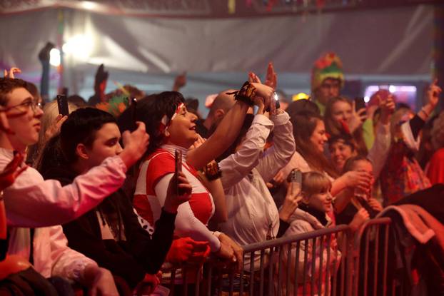 Maja Šuput održala koncert u Crikvenici povodom maškara