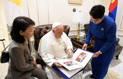​​​​​​​Papa završio putovanje u Mongoliju, želi razbiti mit da je cilj Crkve obratiti ljude na vjeru