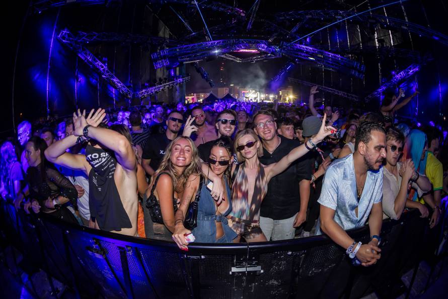 Split -  DJ-a Carl Cox