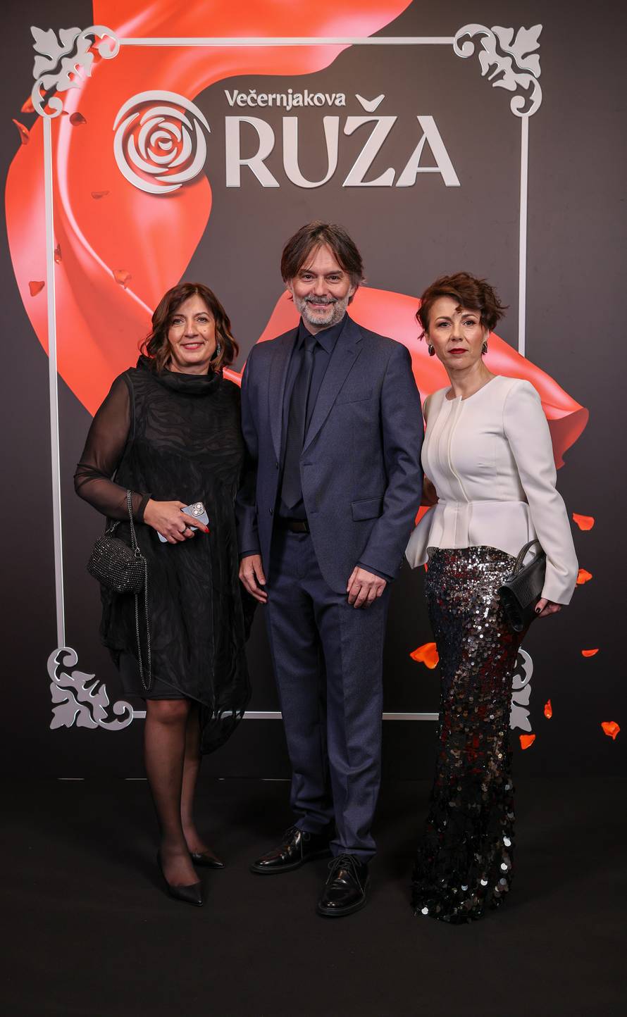 Zagreb: Uzvanici na dodjelu medijske nagrade "Večernjakova ruža" u Hrvatskom narodnom kazalištu