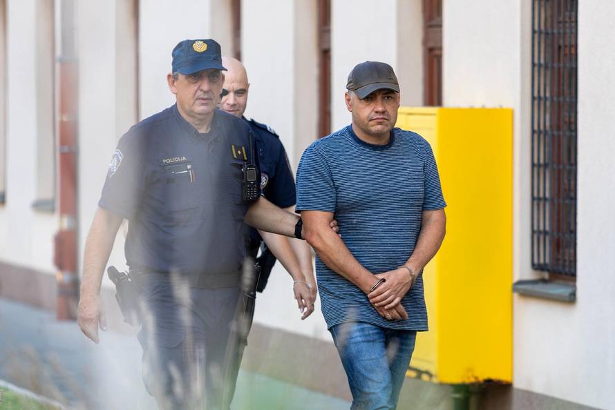 EKSKLUZIVNE FOTOGRAFIJE: U Puli uhićen Ukrajinac osumnjičen za napad na plinovod Sjeverni tok