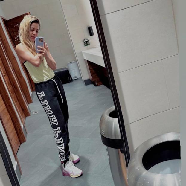 FOTO Tko je tenisačica čija je fotka u toplesu šokirala svijet?