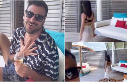 Hauser razuzdan na Maldivima: Snimao video pa slučajno otkrio crnku u tangama s kojom uživa