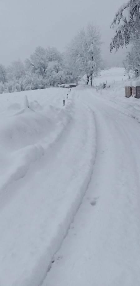 'U pet sela kod Gline još nema struje. Čovjek se sinoć pokrio s deset deka da se ne smrzne'