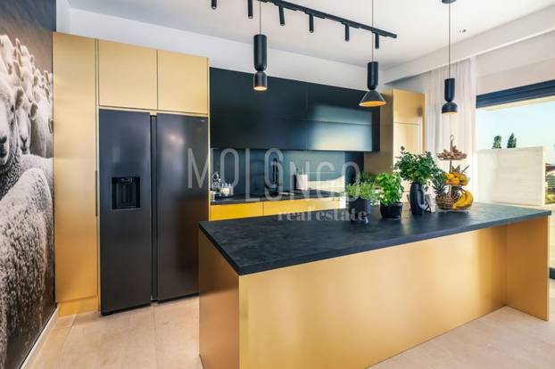 Opa! Vila na Pagu opremljena je tako da ni ne morate na plažu