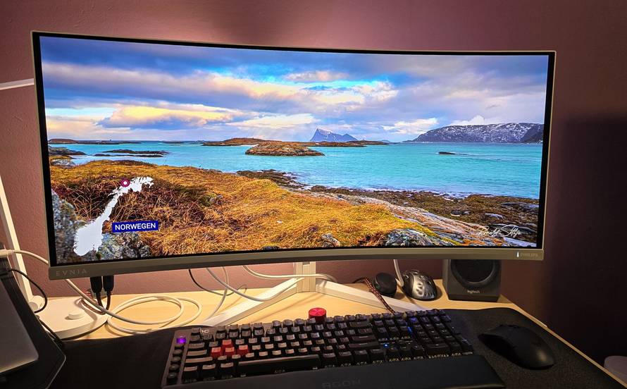 Philips Evnia 34M2C8600 na testu: Blještavi premium OLED ekran koji će vas uvući u zabavu