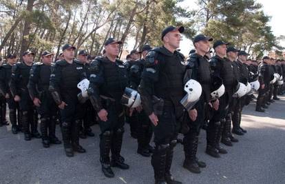 VIDEO Kaotična noć u Podgorici: Uhitili su 45 turskih državljana. 'Zabarikadirali su se u kasinu!'