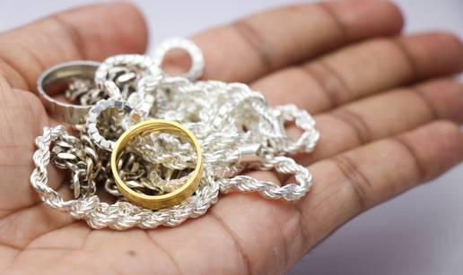 Evo kako spojiti zlatni i srebrni nakit - pratite 'pravilo mosta'