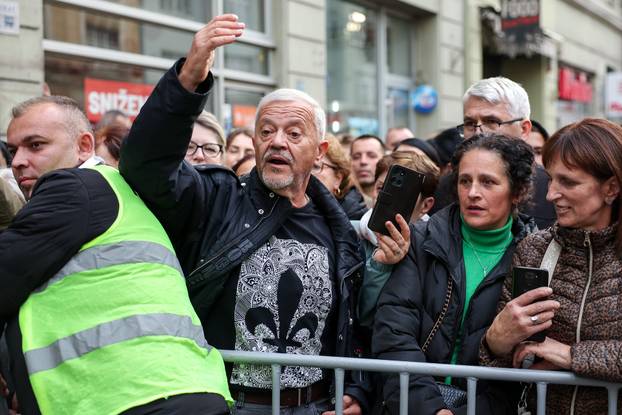 Sarajevo: Okupljanje građana u čast Halidu Bešliću