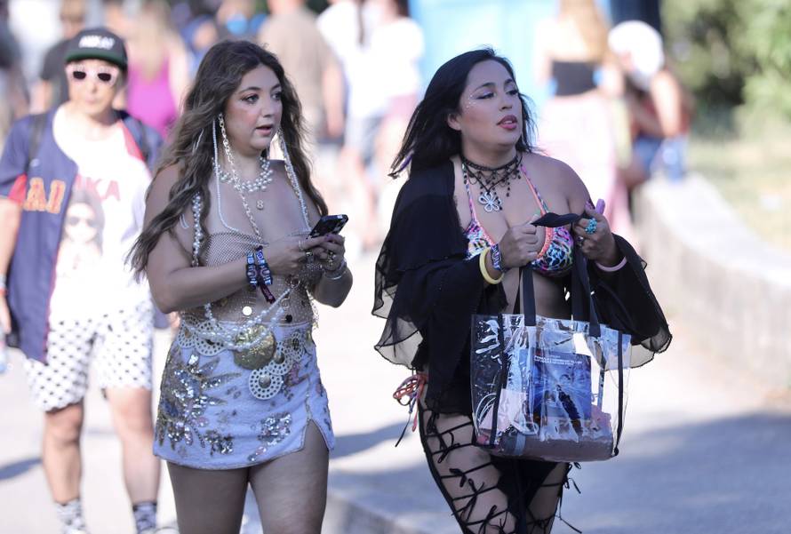 Split: Dolazak posjetitelja na stadion Park Mladeži na kojem započinje Ultra 2025