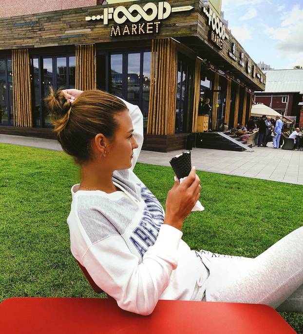 FOTO Teniska zvijezda uhodi poznatu Ruskinju! 'Stalno se javlja i zove me na spoj...'