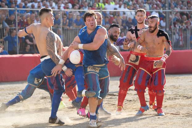 Florence, Final Azzurri Rossi of Calcio Storico Fiorentino In Piazza Santa Croce 8 to 7 for the Rossi