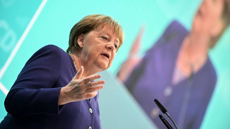 Angela Merkel pozvala Nijemce da se 'bore za ovu demokraciju'
