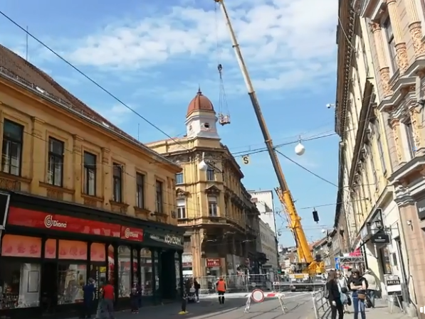 Popustili mjere, ali trgovine su prazne. Gužve nema ni u busu