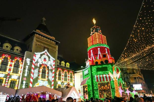FOTO Najbolji i najraskošniji u Europi! Pogledajte kako izgleda čarobni Advent u Rumunjskoj