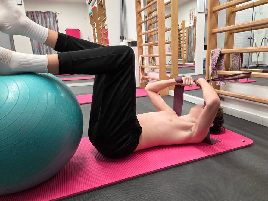 Skolioza kod djece: što roditelji najčešće primijete prekasno i kako reagirati?