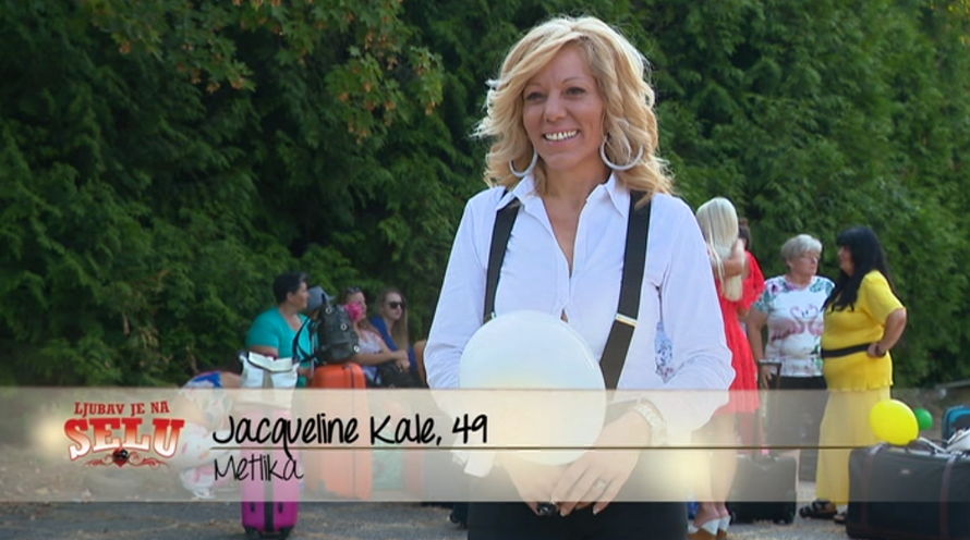 Pao prvi 'seks na selu'? Jovan i Paulina izgubili se kod bazena