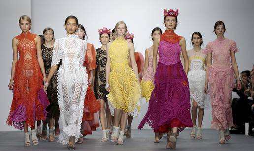 Bora Aksu, Hunter i H. Fulton otvorili London fashion week