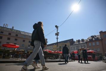 Zagreb: Sun&ccaron;ano i toplo vrijeme izmamilo gra&dstrok;ane na ulice