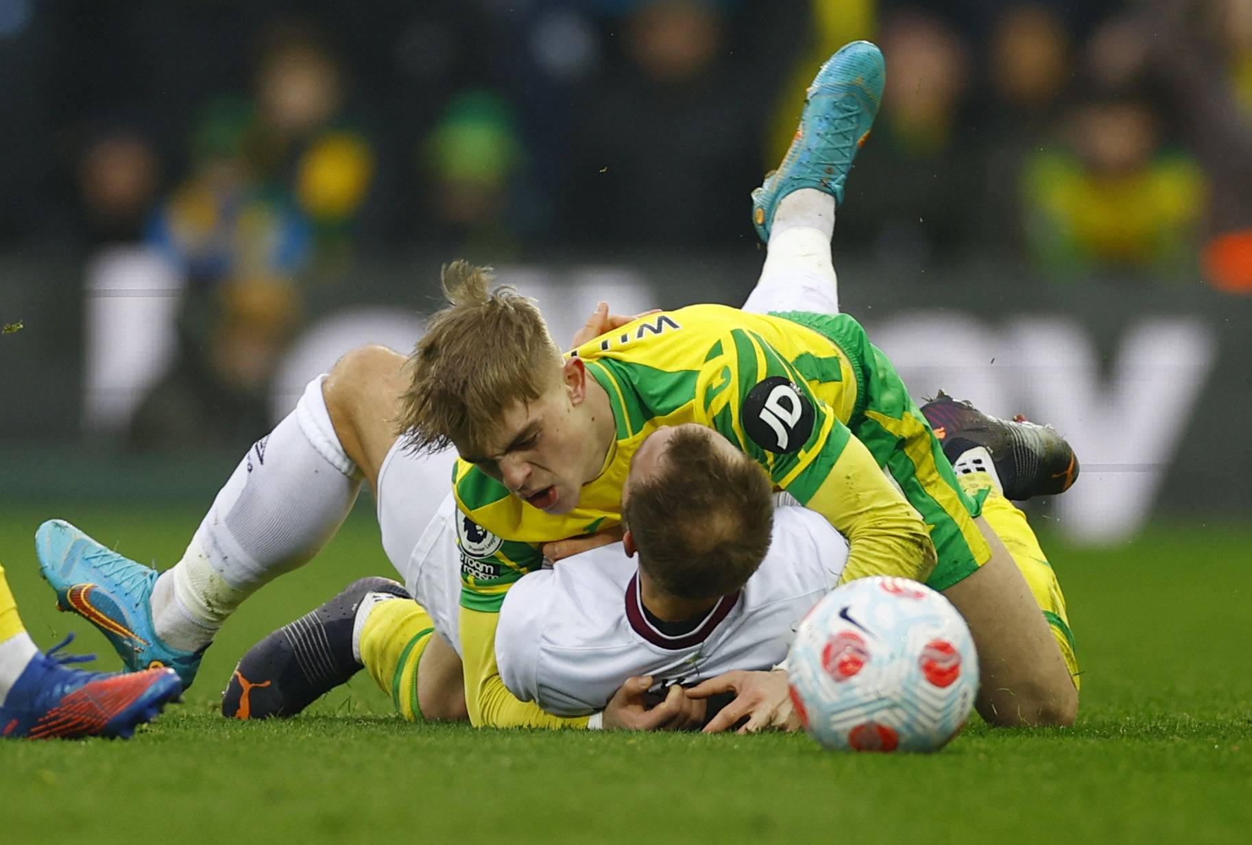 Premier League - Norwich City v Brentford