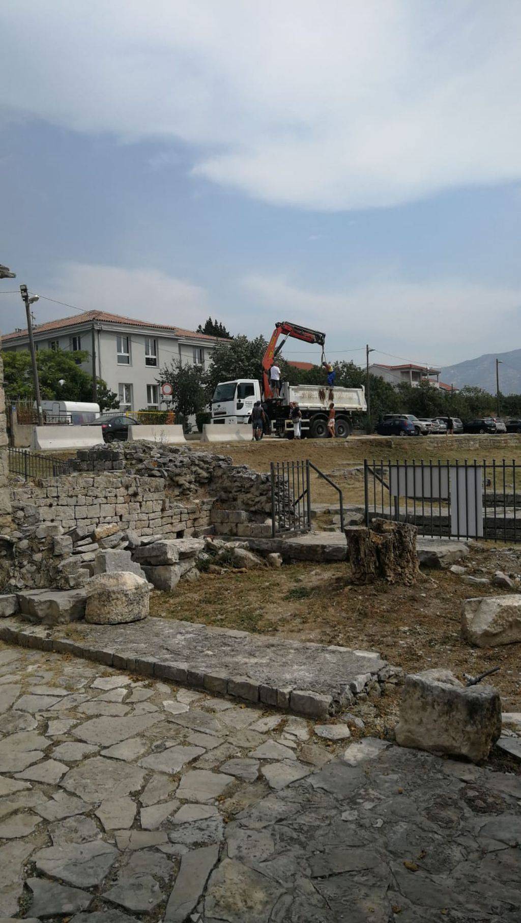 Solin se zbog kamenih blokova kod amfiteatra žalio ministrici