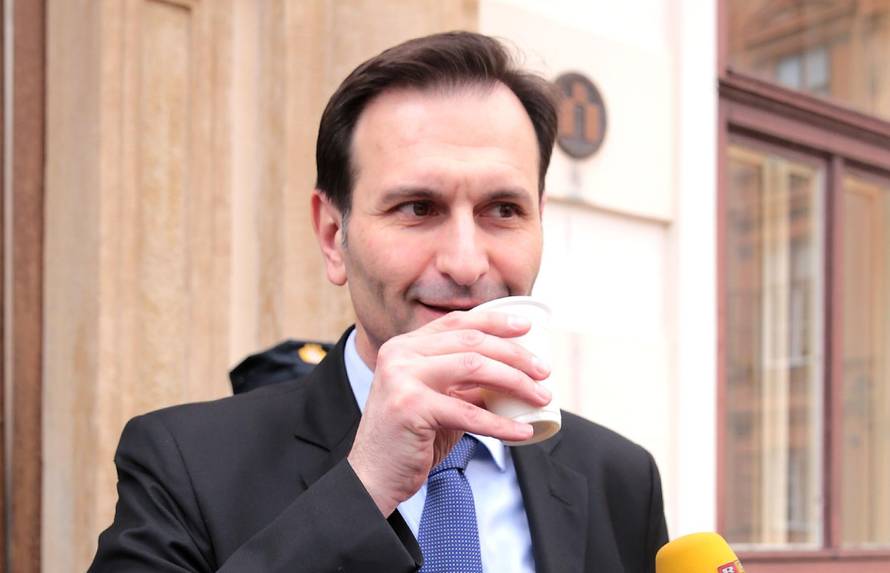 Mljekari Vladi podijelili mlijeko, Romić: Branim vaše interese