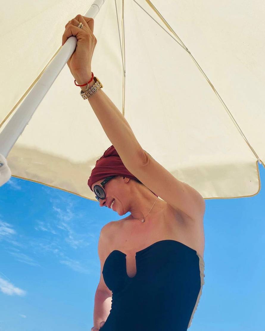 Bojana Gregorić Vejzović javila se s plaže i pokazala vitke noge