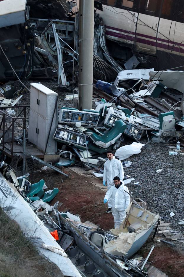 Two high-speed trains derail in Spain