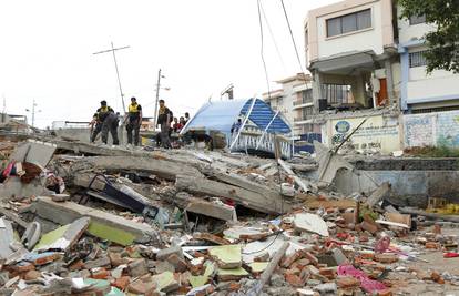 Snažan potres u Ekvadoru: Poginulo najmanje 233 ljudi