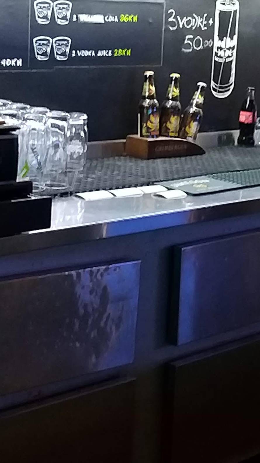 Zagreb iza ponoći: Ugašena svjetla u lokalima, zavjese na izlozima i sve bez računa...