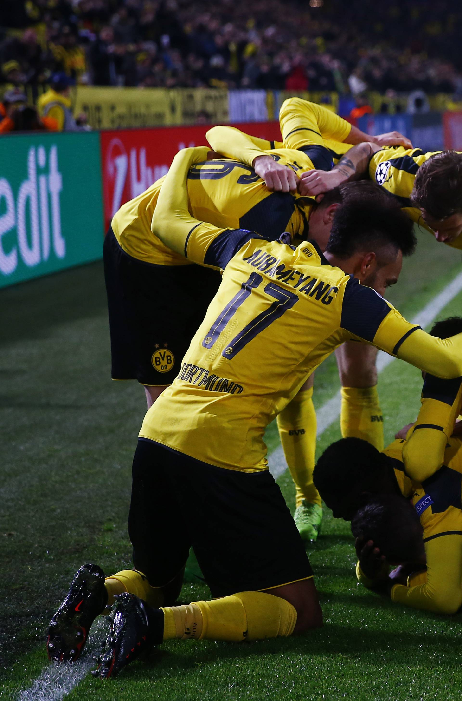 Borussia Dortmund's Christian Pulisic celebrates scoring their second goal with teammates