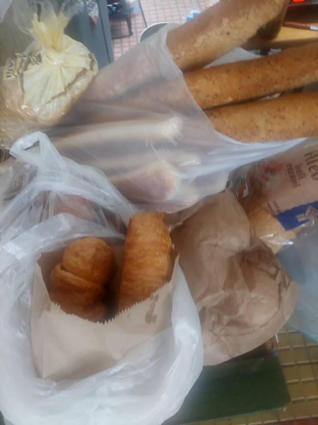 FOTO Za svakog ima ponešto! Prosvjednike u Beogradu čekala hrana, ovo je danas na meniju