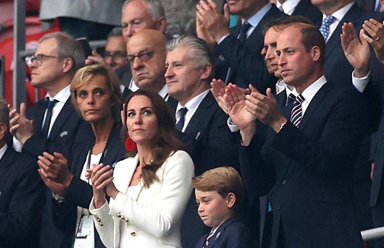 Šuker na Wembleyju utakmicu prati pored kraljevne, dobio mjesto uz princa Williama i Kate