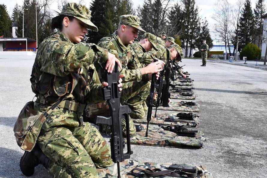 Pogledajte koliko se mladih odazvalo na vojni rok