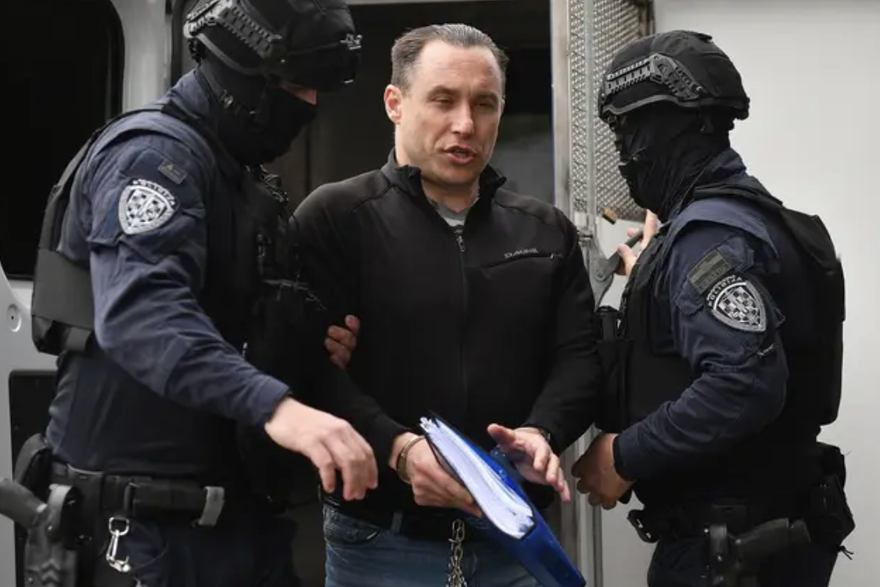 Detalji sa zatvorenog su&dstrok;enja Sr&dstrok;anu Mla&dstrok;anu: 'Bio je smiren, kumu je postavljao pitanja...'