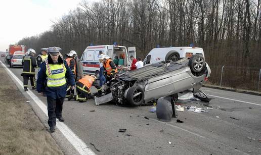 Jastrebarsko: U kamion se zabio auto, a ne obrnuto