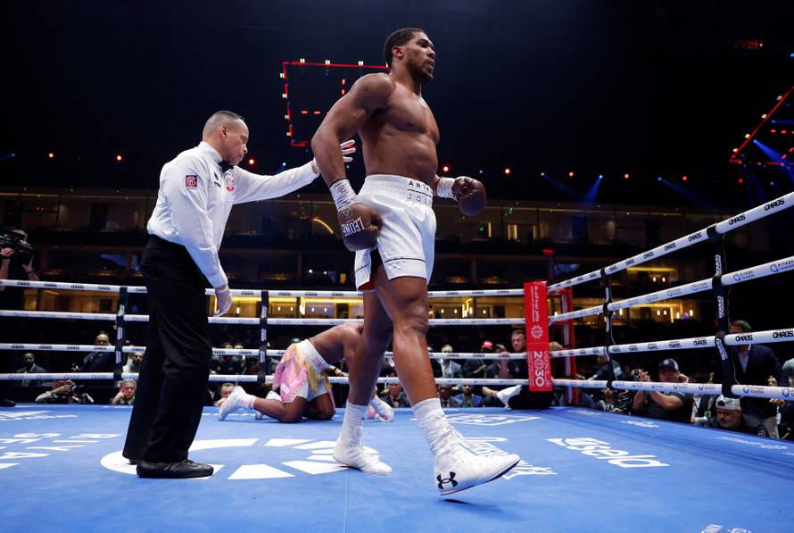 Anthony Joshua v Francis Ngannou