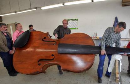 Njemački majstori izradili najveću violinu na svijetu