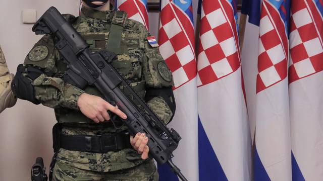 Zagreb: Potpisivanje ugovora o nabavi vojne opreme u MORH-u