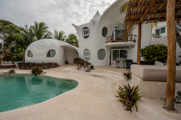 FOTO Čudesna kuća neobičnog oblika izgleda kao da je iz bajke