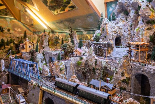 Oživio željeznicu koja je povezivala Konavle s Bečom: Pero je bajkovitu maketu gradio 12 godina