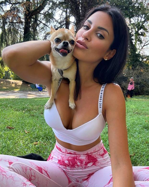 FOTO Modrićev suigrač ljubi 10 godina stariju bujnu voditeljicu